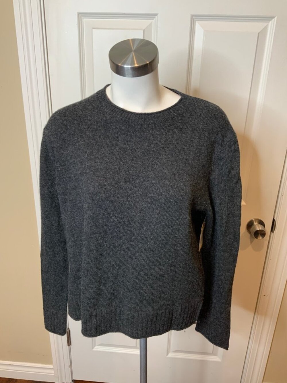 Jenni Kayne Gray Wool Blend Crew Neck Sweater, Size M